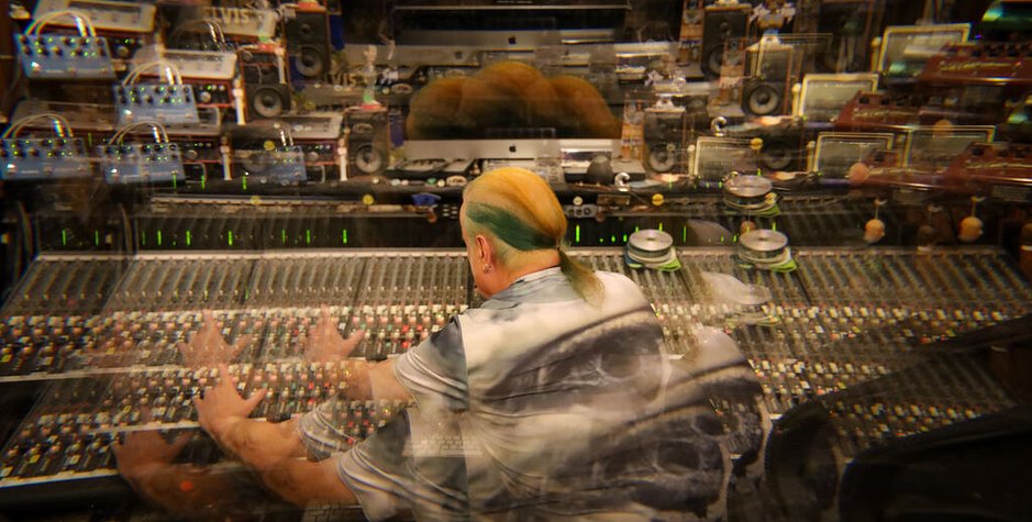 British analog recording mixer